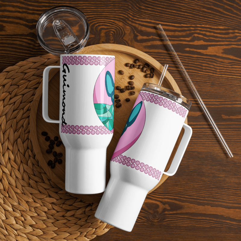 Travel mug with handle
